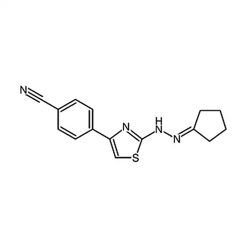 4-(2-(2-环戊基亚基肼基)噻唑-4-基)苯甲腈